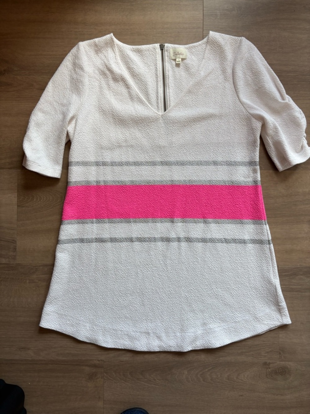 Deletta V-Neck White Mini Dress with Ruched Sleeves- size XL - Picture 3 of 9